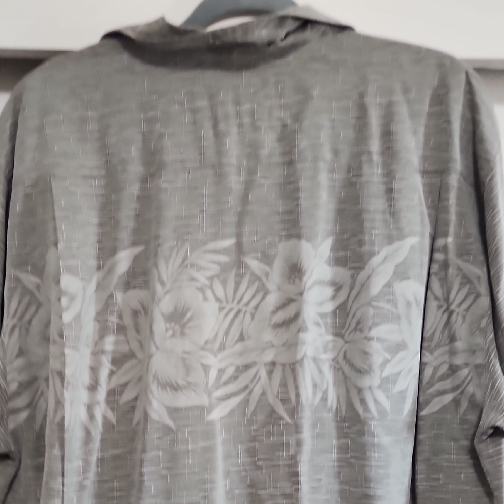 Tommy Bahama VTG Silk Coastal Hawaiian Gray Pattern Casual Button Down Shirt - Picture 7 of 10